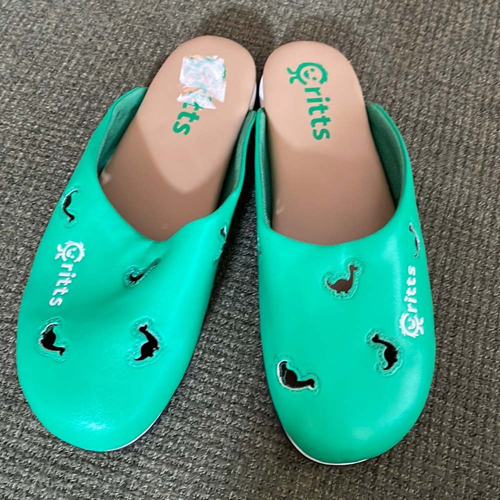 Critts green slippers (sz 10)